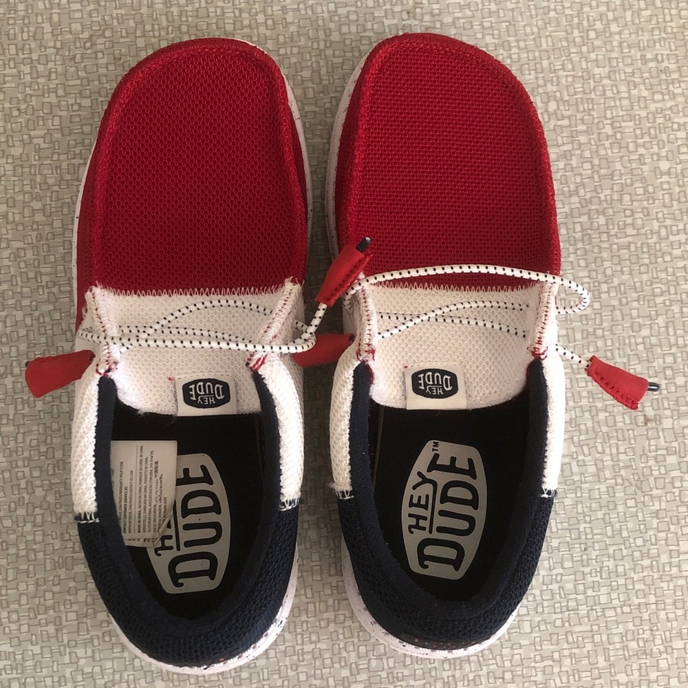 Hey Dude Wally Tri Varsity Mesh Red White Navy Blue Loafers, Size 9 - Picture 2 of 10